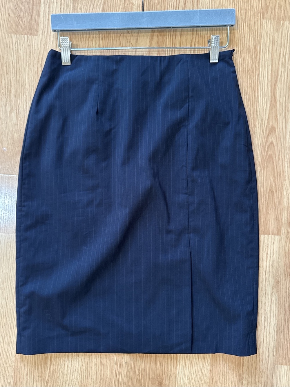 Brooks Brothers Wool Pencil Skirt 4 Navy Pinstripe Italian Fabric Career Midi
